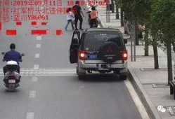 通江交通事故最新爆料,多车连环相撞，现场情况紧急！